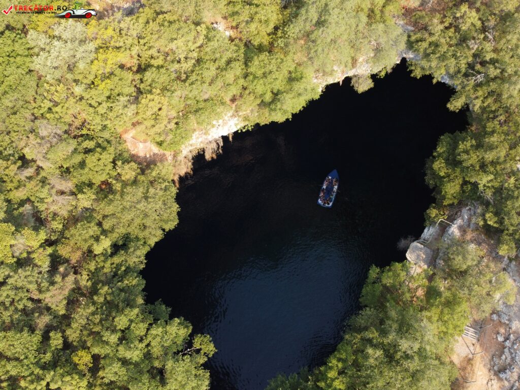 Peştera Melissani, Kefalonia, Grecia