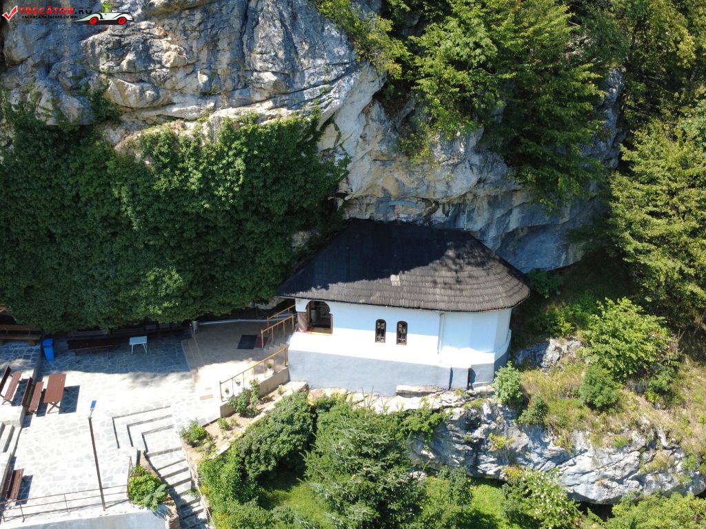 Schitul Pahomie, Vâlcea, România